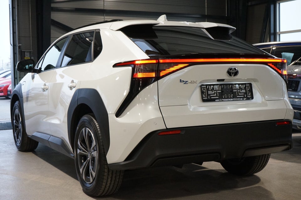 Toyota bZ4X Prestige 5d