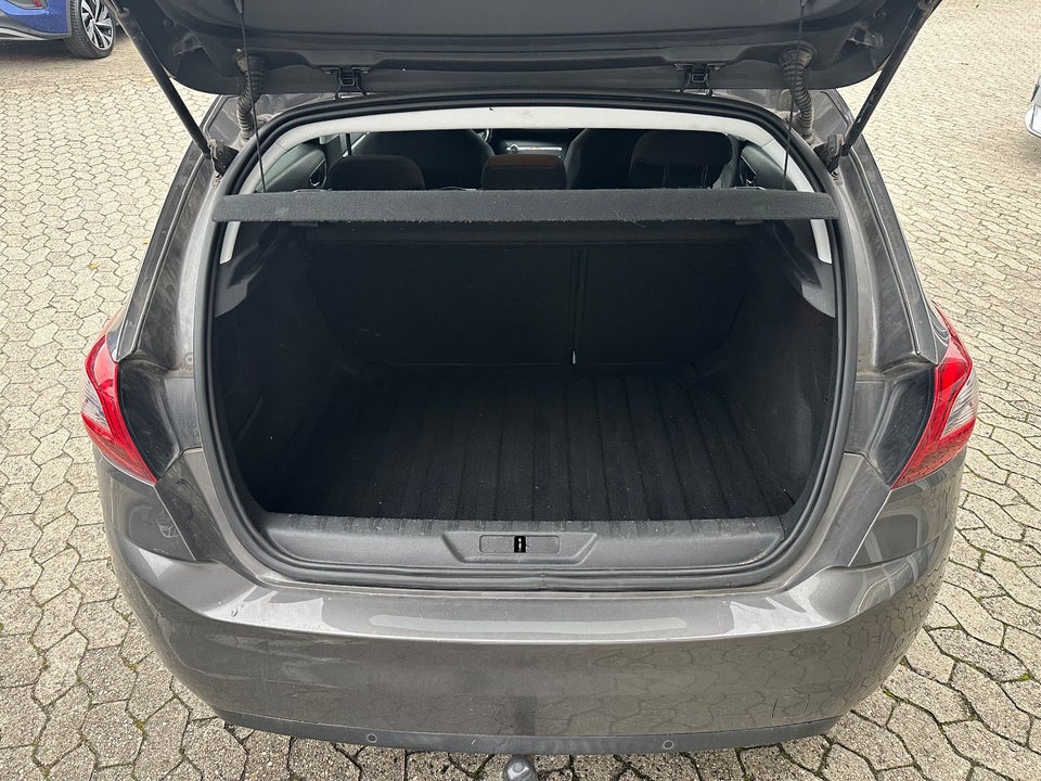 Peugeot 308 1,5 BlueHDi 130 Style 5d