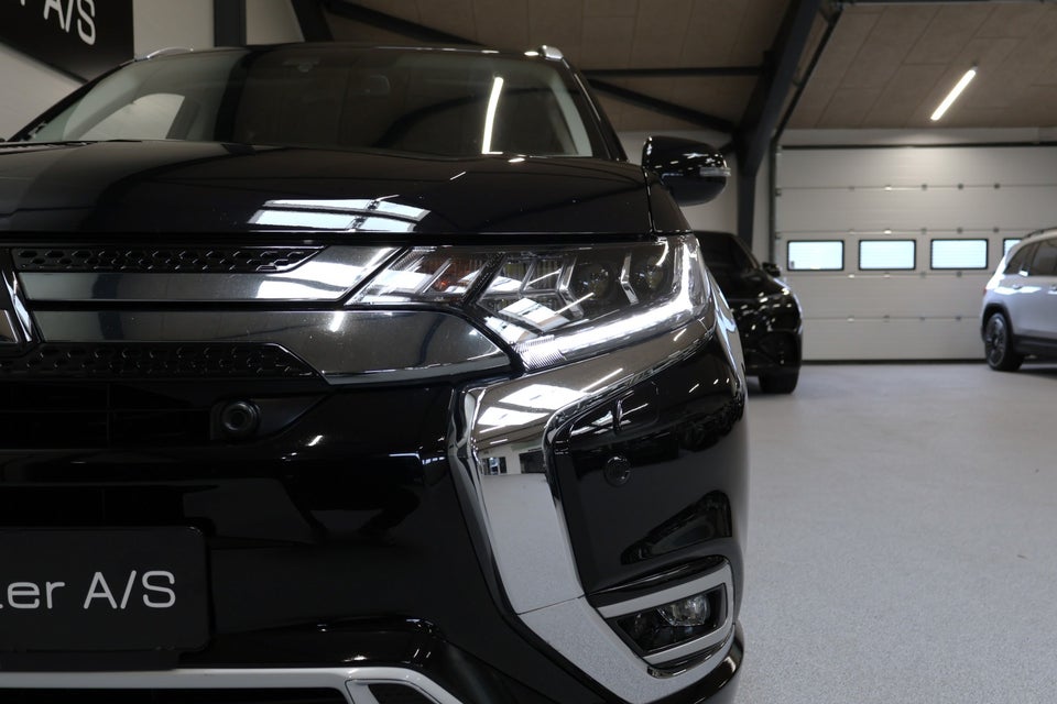 Mitsubishi Outlander 2,4 PHEV Intense CVT 4WD 5d