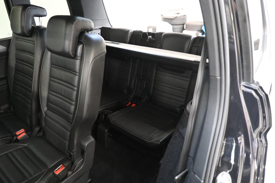 VW Touran 1,8 TSi 180 R-line DSG 7prs 5d