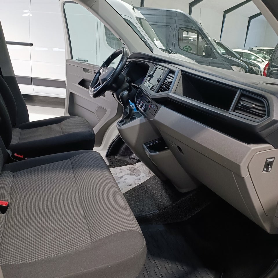 VW Transporter 2,0 TDi 199 Kassevogn DSG 4Motion kort