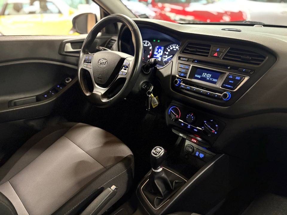 Hyundai i20 1,25 Passion 5d