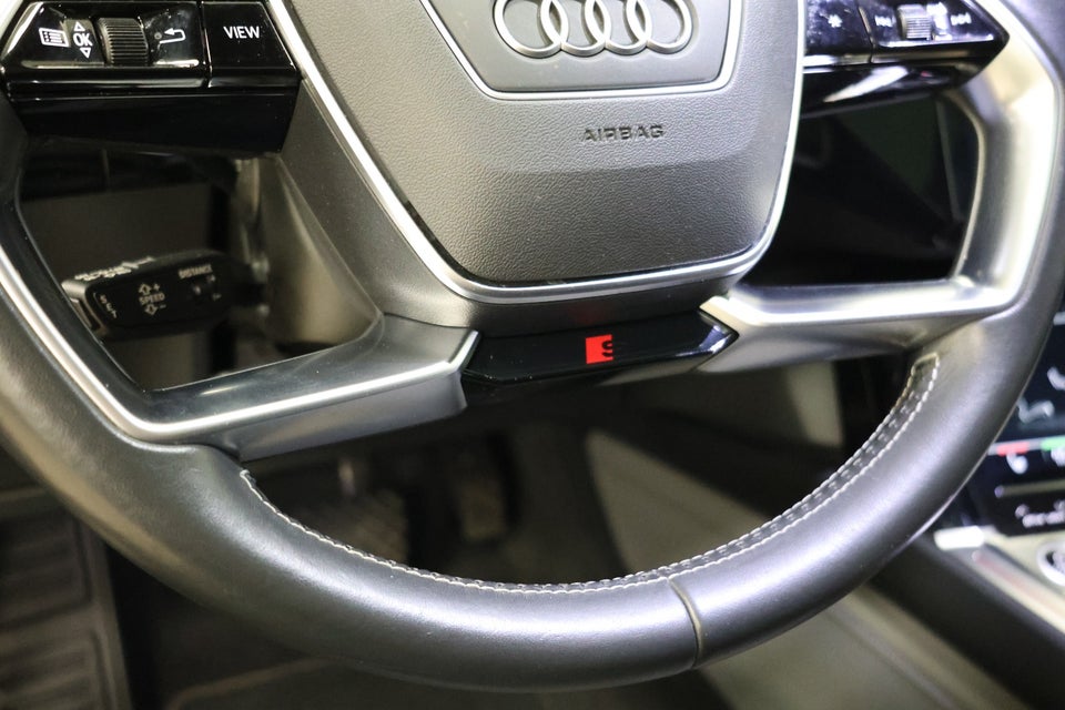 Audi e-tron 55 S-line quattro 5d