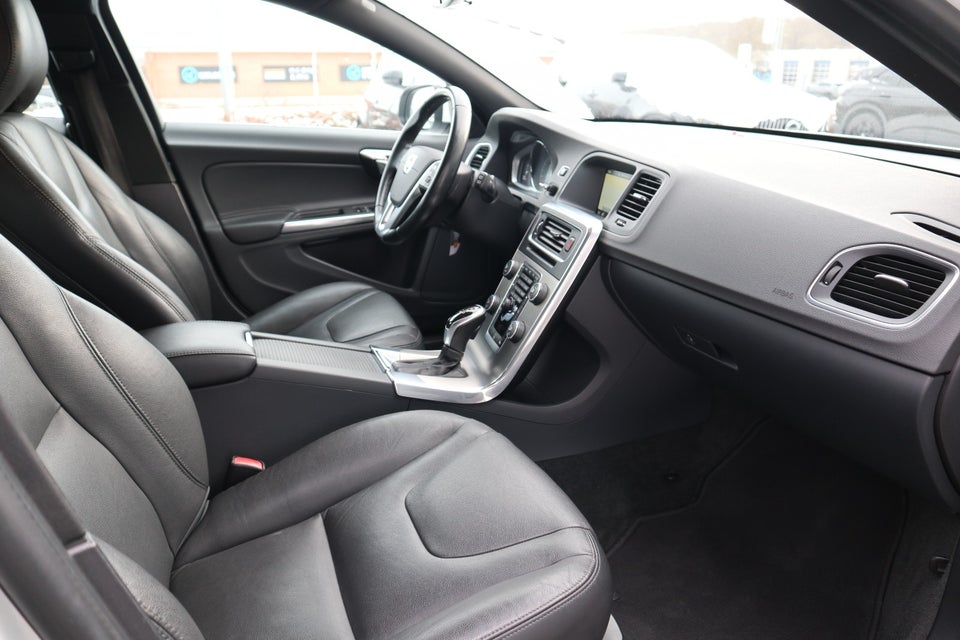 Volvo V60 2,0 D3 136 Momentum aut. 5d