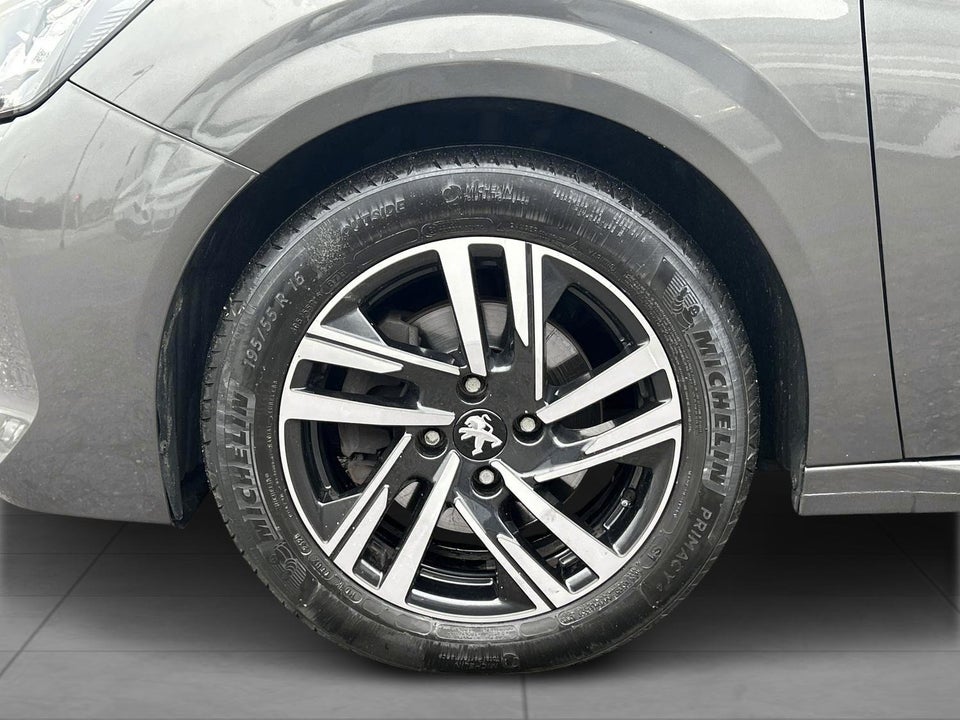 Peugeot 208 1,2 PureTech 100 Allure Sky 5d