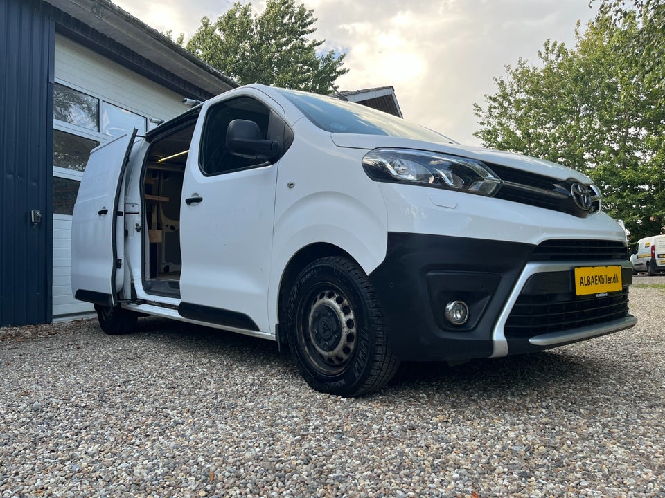 Toyota ProAce 2,0 D 120 Long Comfort Master aut. 5d