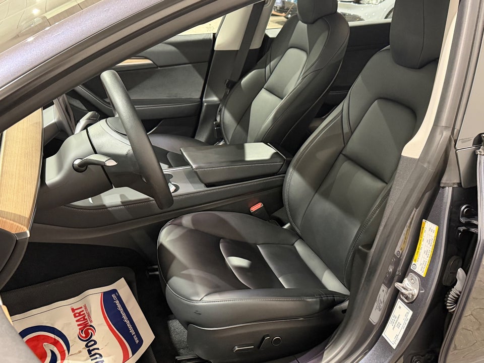 Tesla Model 3 RWD 4d