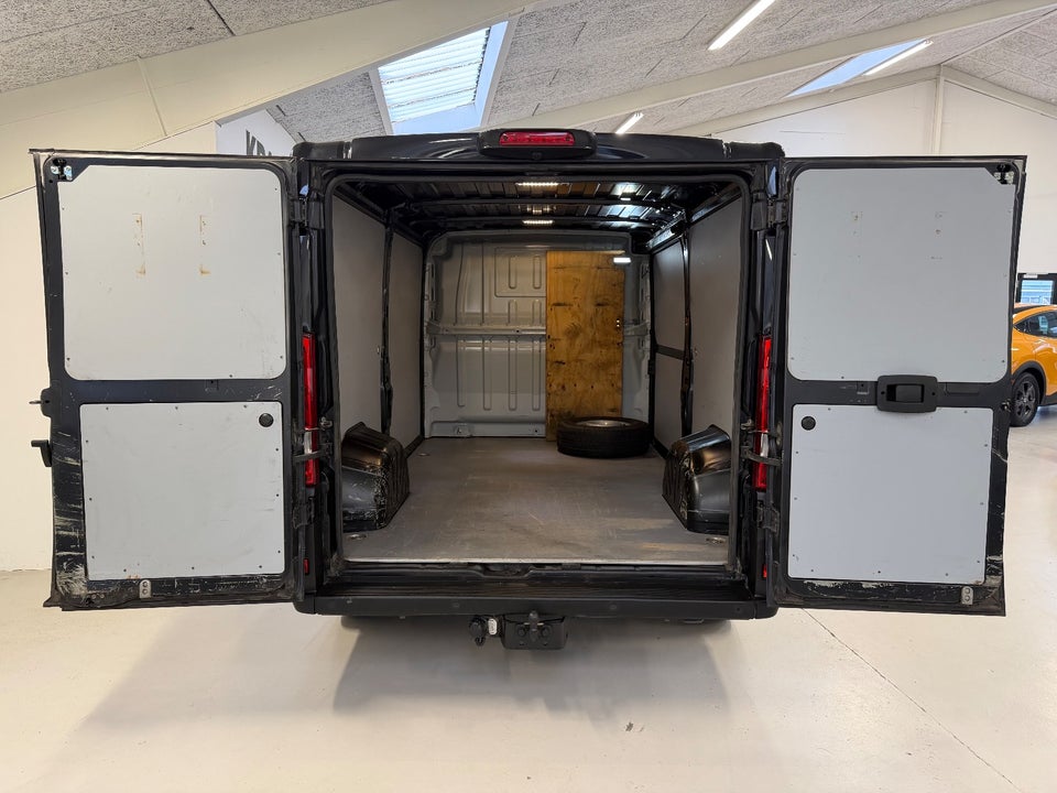 Peugeot Boxer 333 2,2 BlueHDi 140 L2H1 Premium