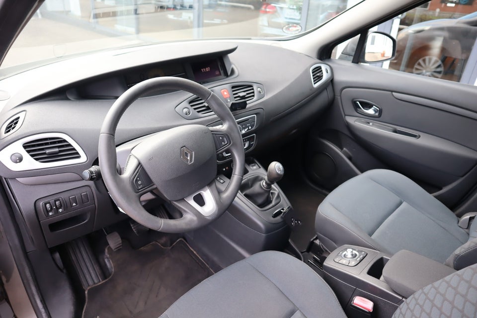 Renault Grand Scenic III 1,9 dCi 130 Dynamique 7prs 5d