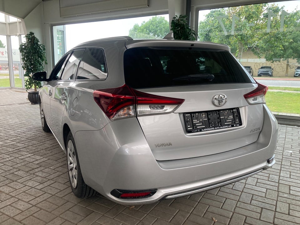 Toyota Auris 1,2 T T2 Comfort Touring Sports 5d