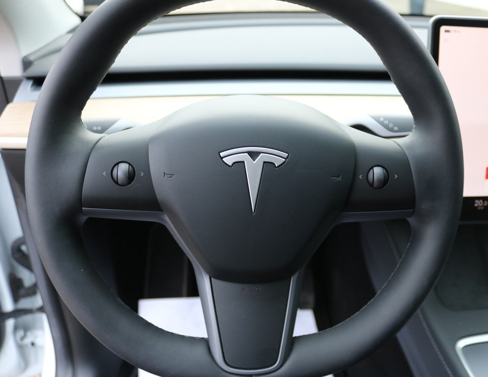 Tesla Model Y RWD 5d