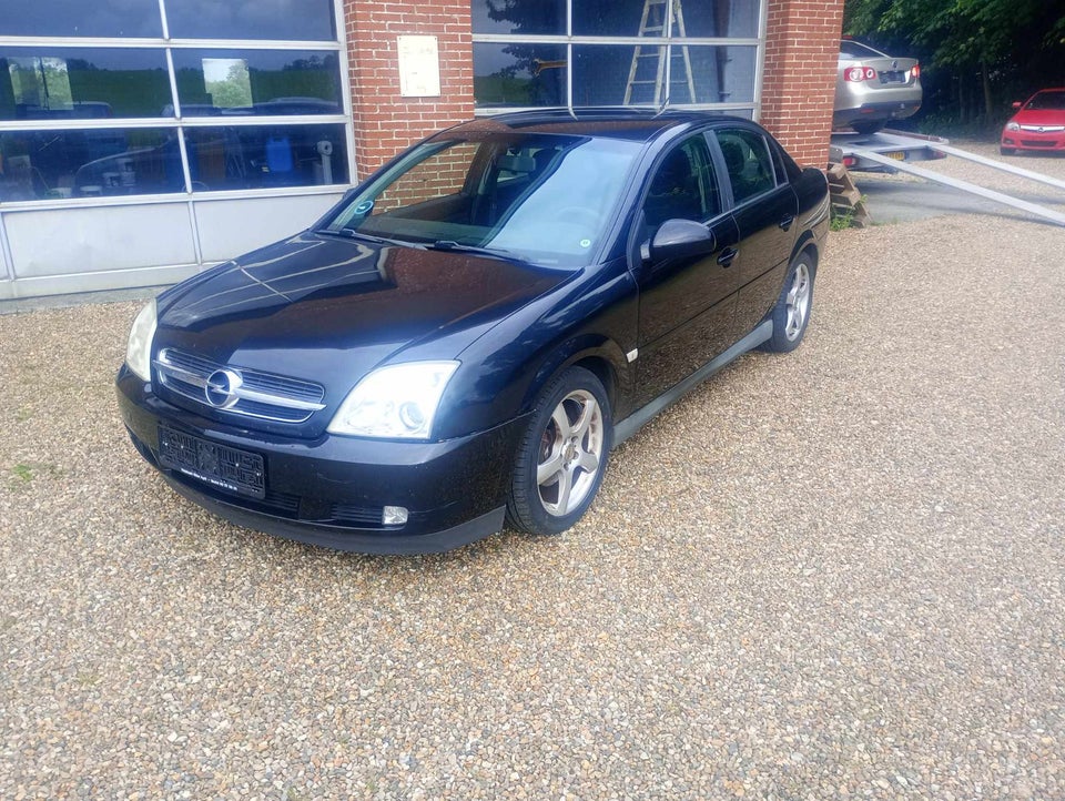 Opel Vectra 1,8 16V Comfort 4d