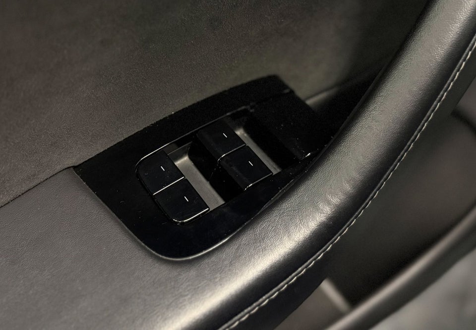 Tesla Model 3 Long Range RWD 4d