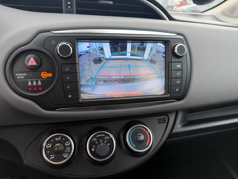 Toyota Yaris 1,0 VVT-i T2 Komfort 5d