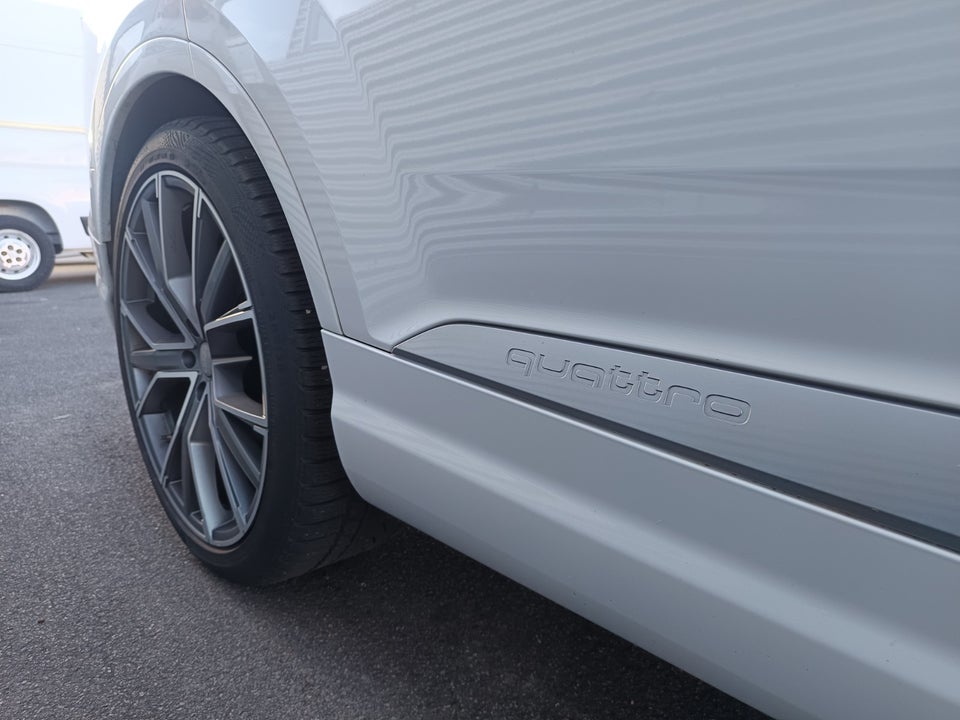 Audi Q7 3,0 TDi 272 quattro Tiptr. Van 5d