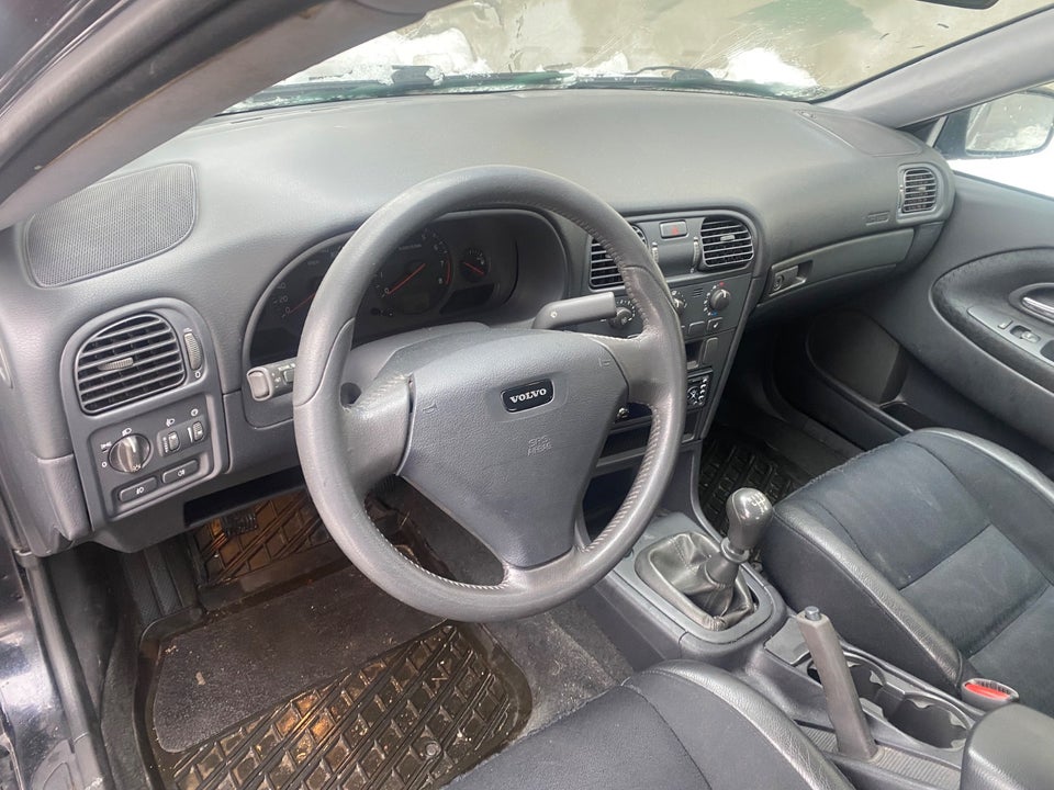 Volvo S40 1,6  4d