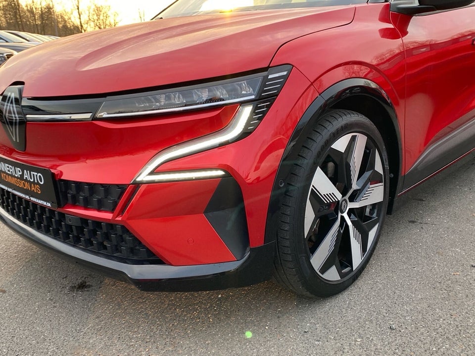 Renault Megane E-Tech 40 Techno 5d