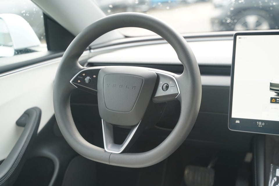 Tesla Model 3 Long Range AWD 4d