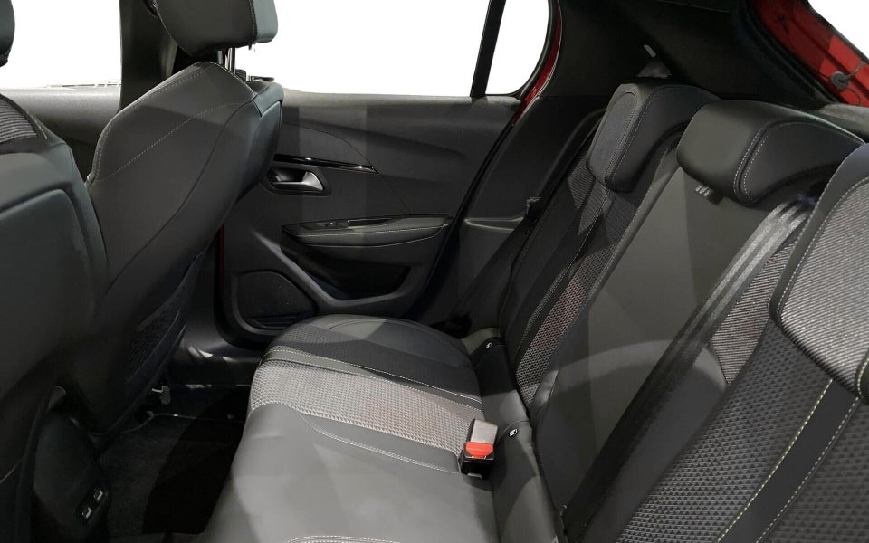 Peugeot e-208 50 GT Sky 5d