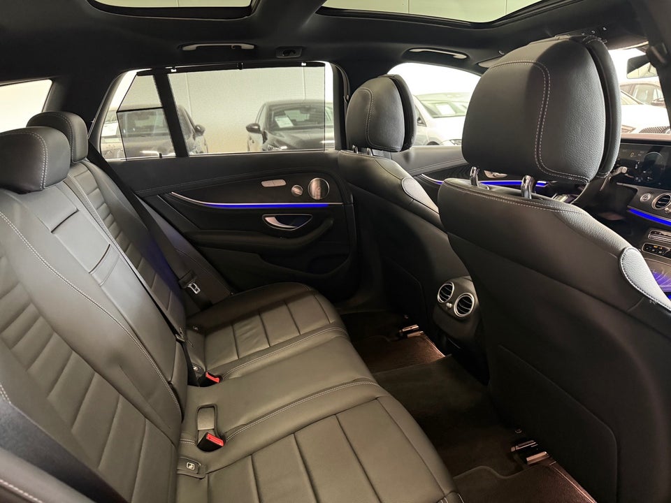 Mercedes E300 de 2,0 AMG Line stc. aut. 4Matic 5d