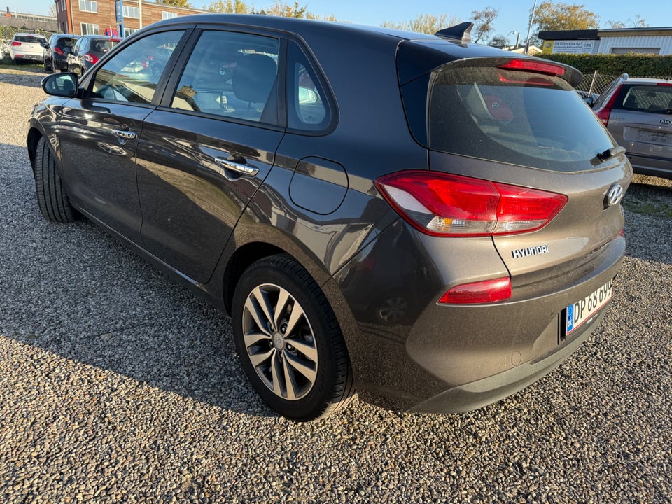 Hyundai i30 1,0 T-GDi Premium 5d