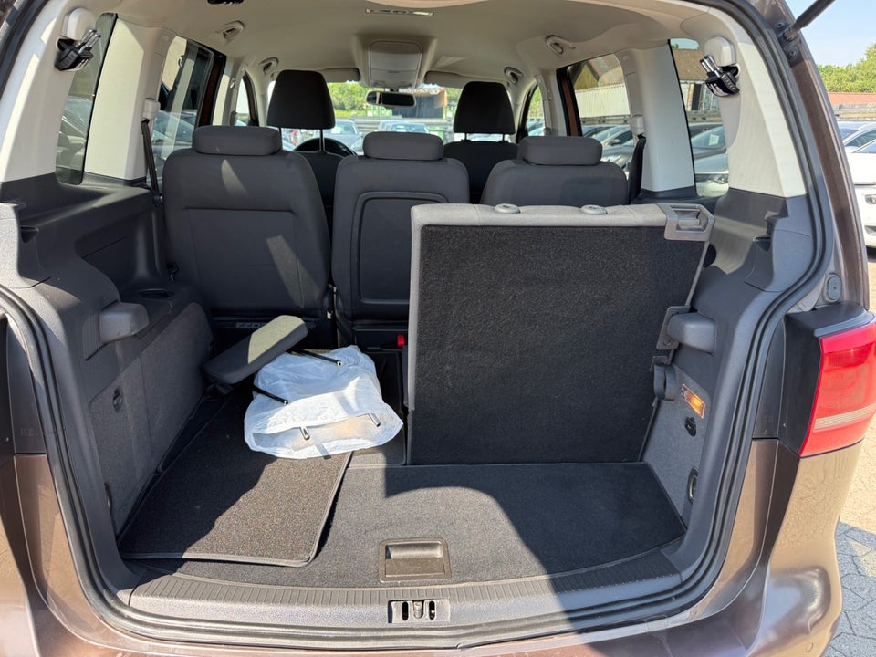 VW Touran 2,0 TDi 140 Comfortline DSG BMT 7prs 5d