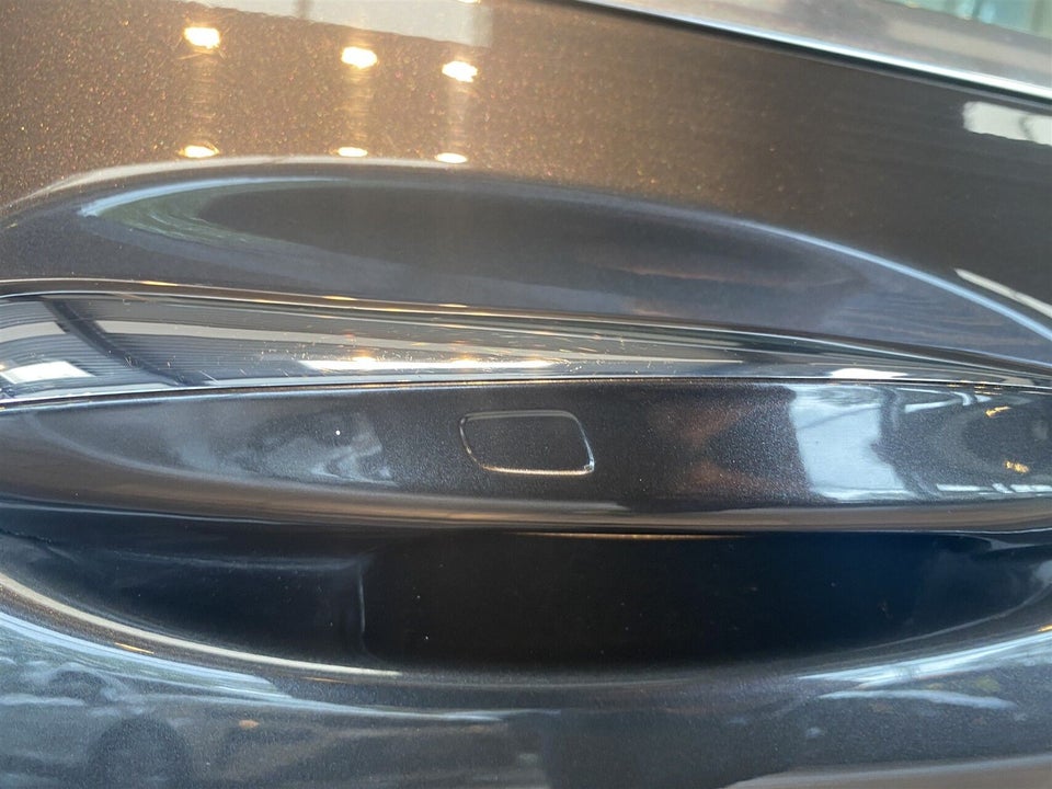 Mercedes C300 de 2,0 AMG Line stc. aut. 5d
