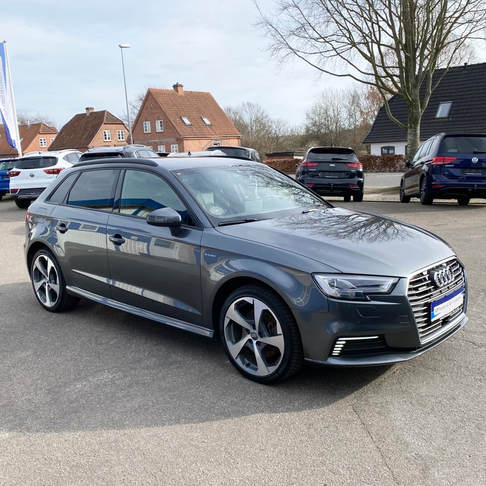 Audi A3 1,4 e-tron S-line Sportback S-tr. 5d