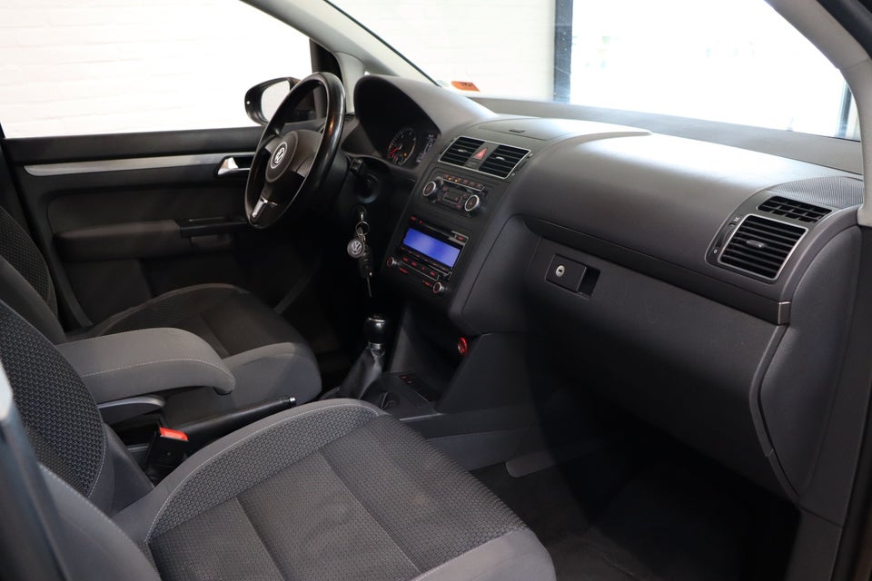VW Touran 1,6 TDi 105 Comfortline BMT 7prs 5d