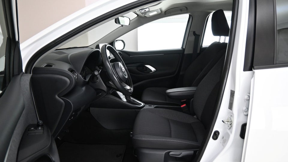 Toyota Yaris 1,5 Hybrid H3 e-CVT 5d