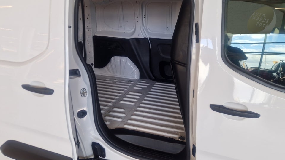 Toyota ProAce City 1,5 D 102 Medium Comfort 5d