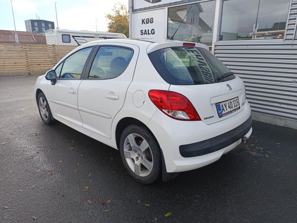 Peugeot 207 1,6 HDi 90 Comfort+ 5d