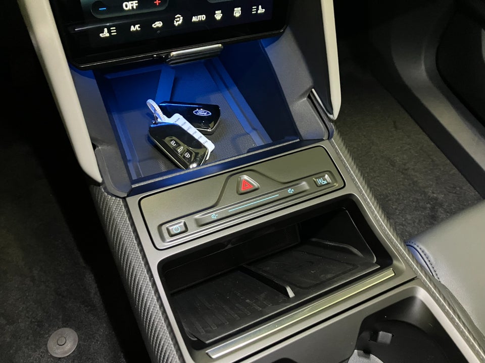 Ford Explorer 77 Premium Extended Range 5d