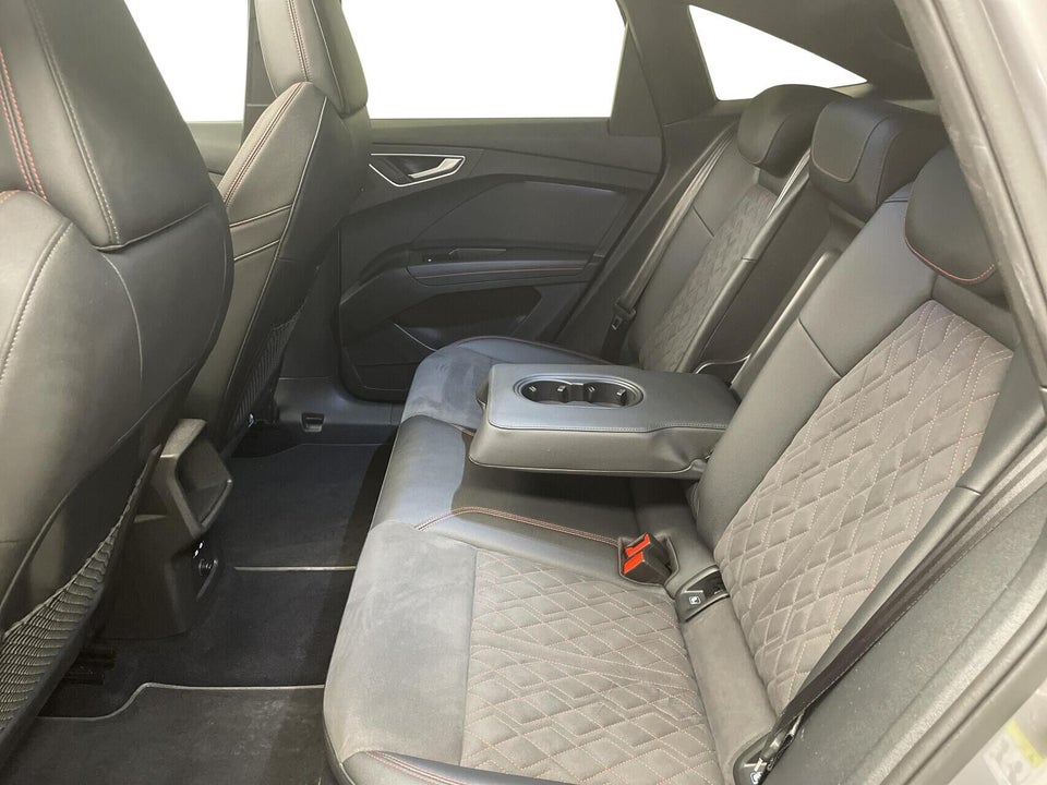 Audi Q4 e-tron 40 S-line Sportback 5d