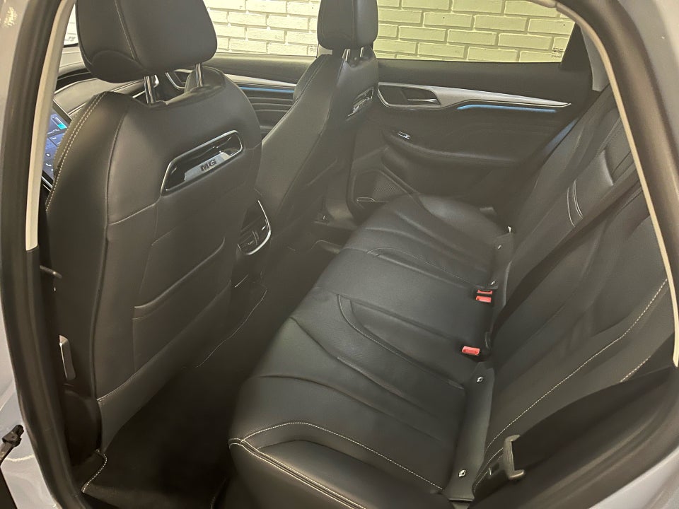 MG Marvel R Luxury 5d