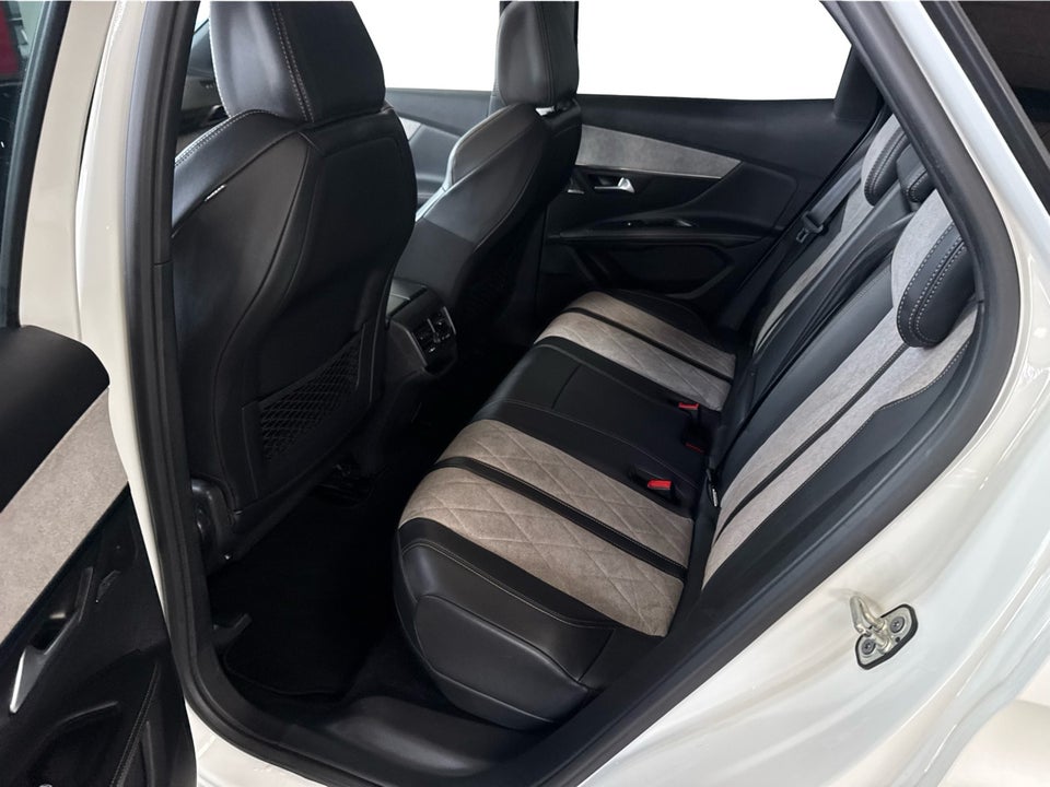 Peugeot 3008 1,6 Hybrid4 GT Line EAT8 5d