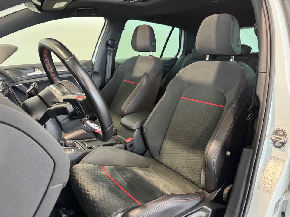 VW Golf VII 2,0 GTi DSG 5d