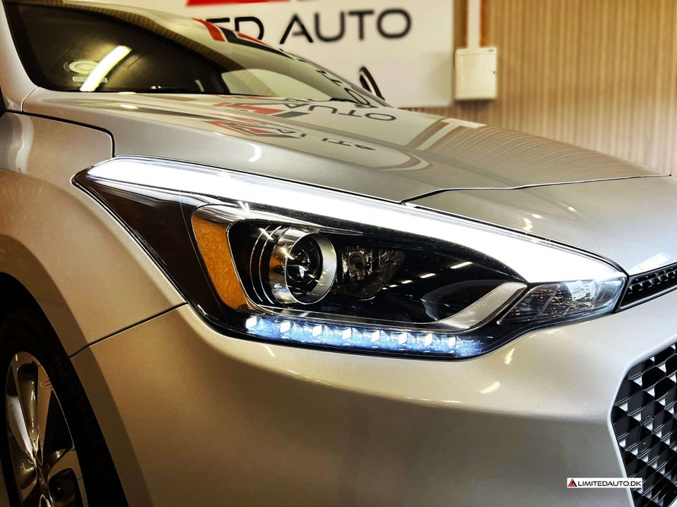 Hyundai i20 1,25 Premium 5d