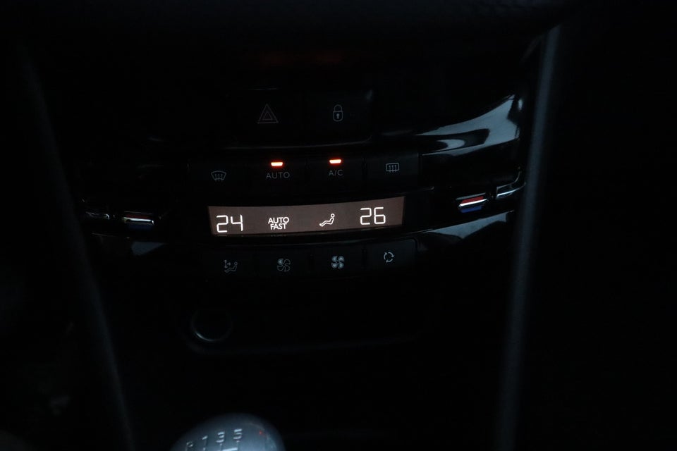 Peugeot 2008 1,5 BlueHDi 100 Allure Sky 5d