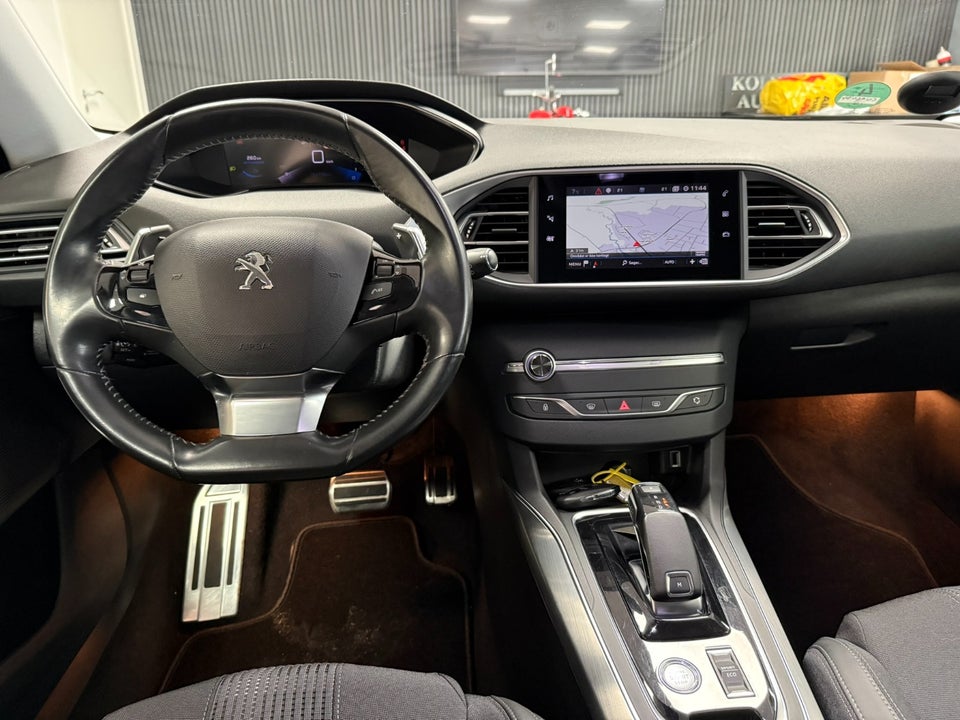 Peugeot 308 1,5 BlueHDi 130 Infinity 5d