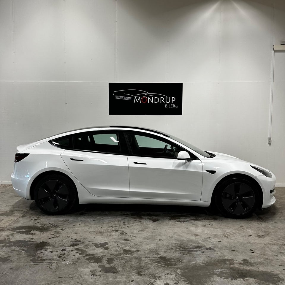 Tesla Model 3 RWD 4d