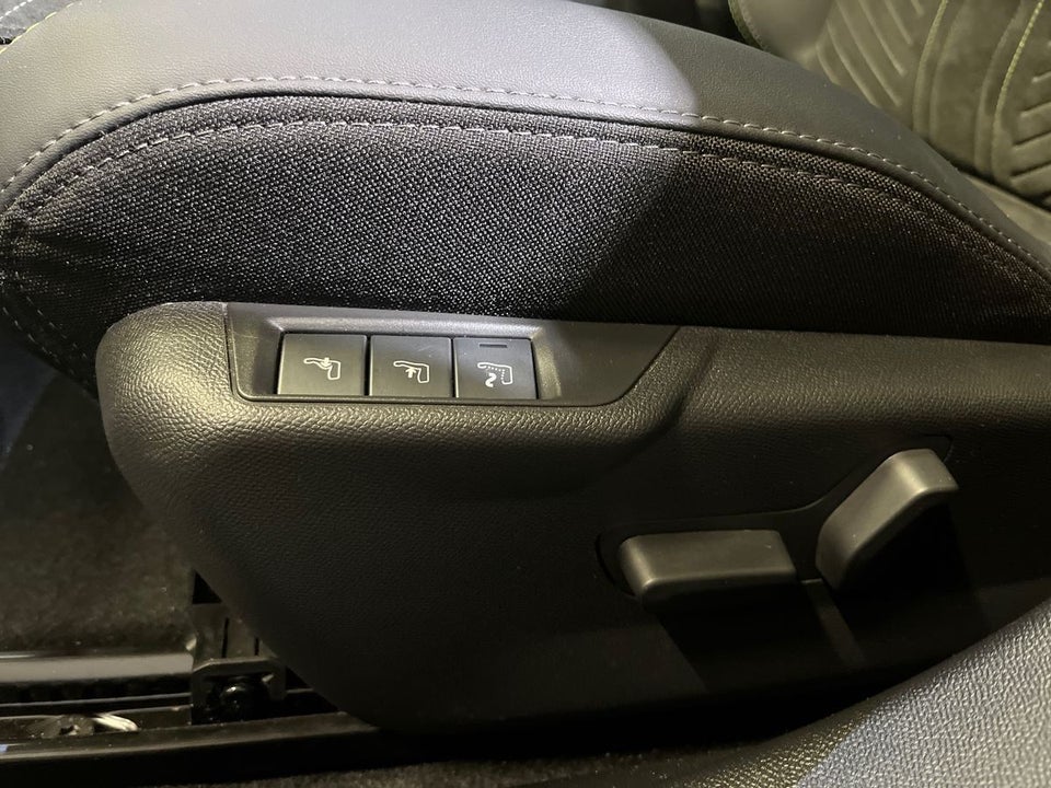 Peugeot e-2008 54 GT Sky 5d