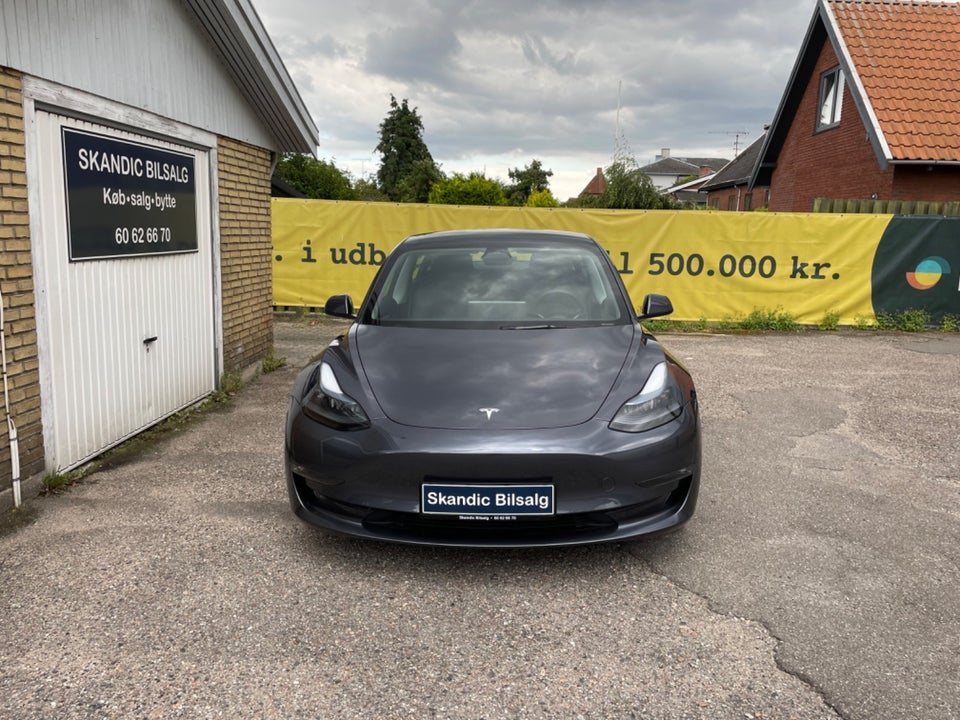 Tesla Model 3 Long Range AWD 4d