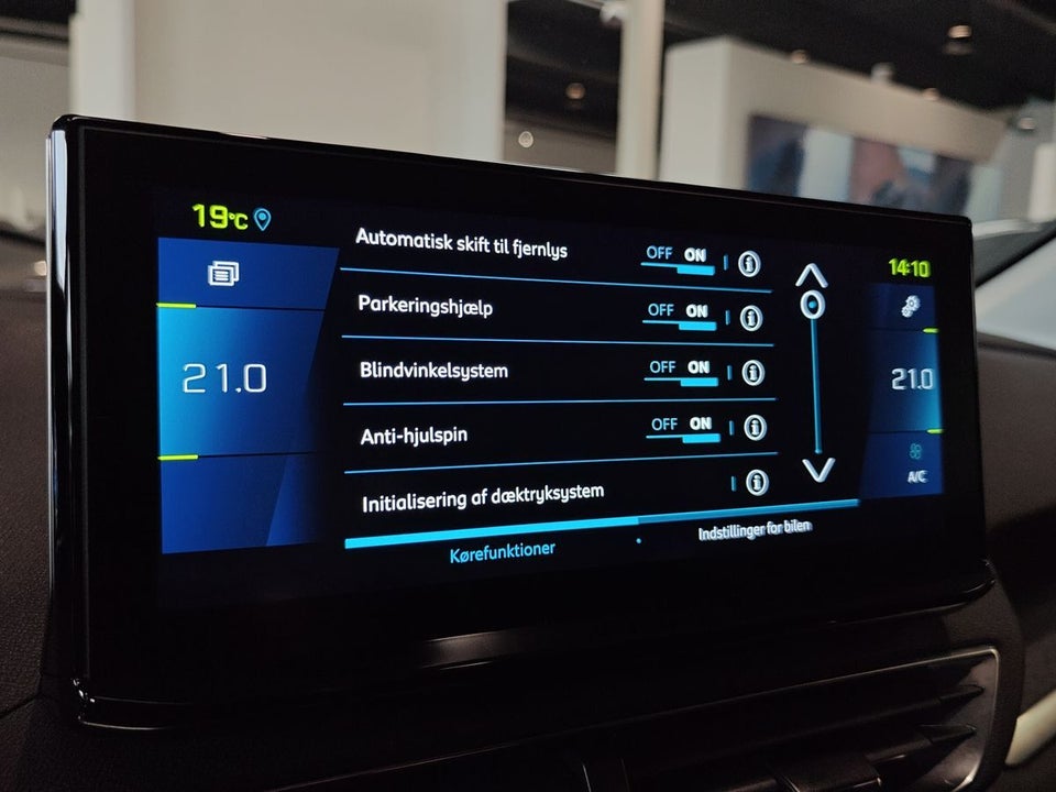 Peugeot 3008 1,6 Hybrid Selection Sport EAT8 5d