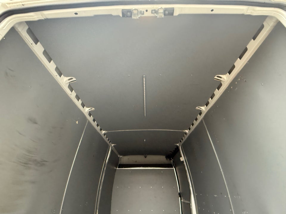 Iveco Daily 3,0 35C18 16m³ Van AG8