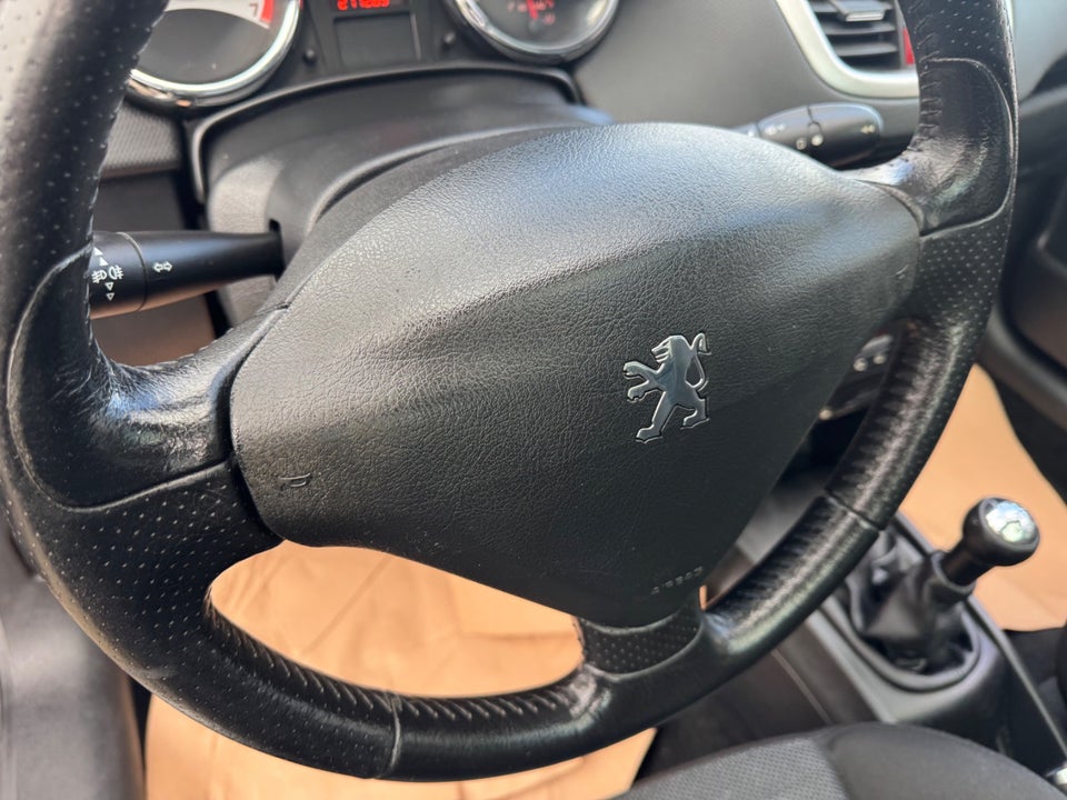 Peugeot 207 1,6 VTi Premium 5d