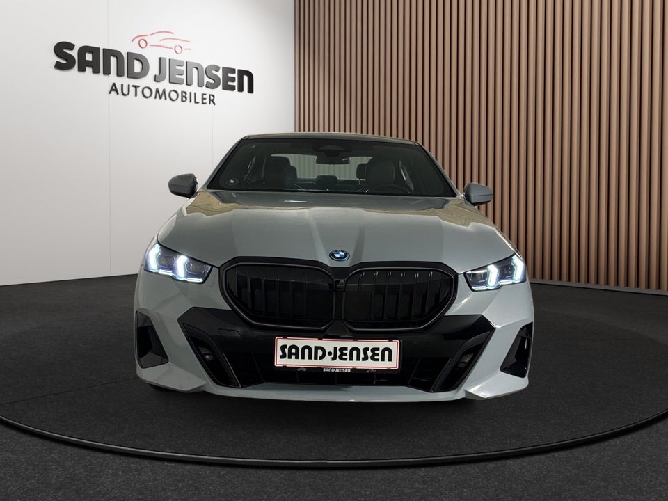 BMW i5 eDrive40 M-Sport 4d