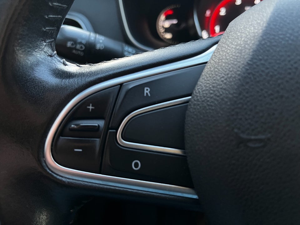 Renault Megane IV 1,2 TCe 100 Zen 5d