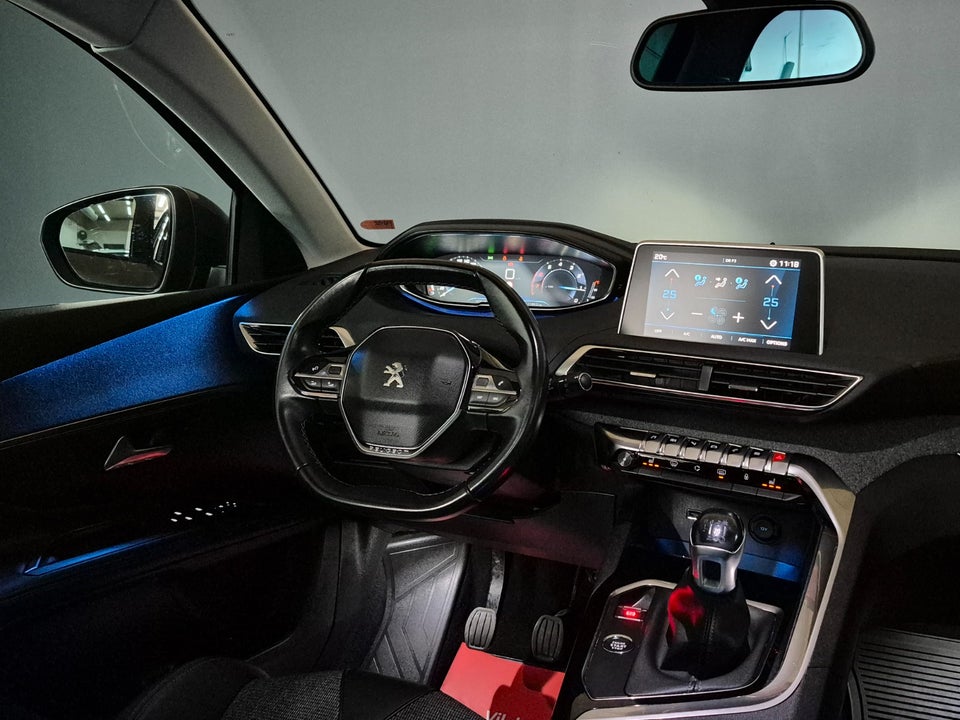 Peugeot 5008 1,2 PureTech 130 Allure 7prs 5d