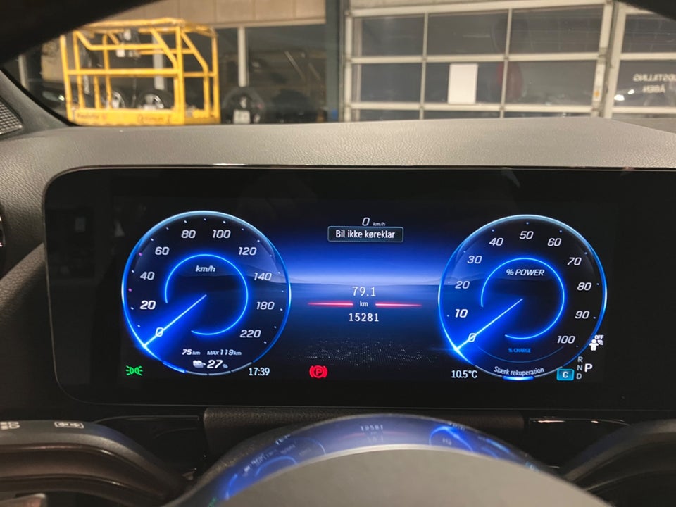 Mercedes EQA300 Progressive 4Matic 5d